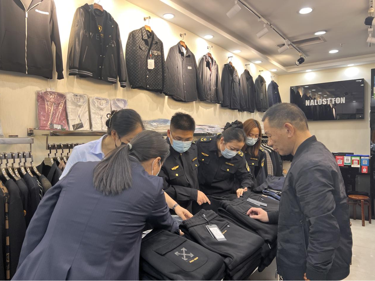 拱墅區(qū)市場監(jiān)督管理局走訪錢江商城開展 知識產(chǎn)權(quán)保護專項檢查行動