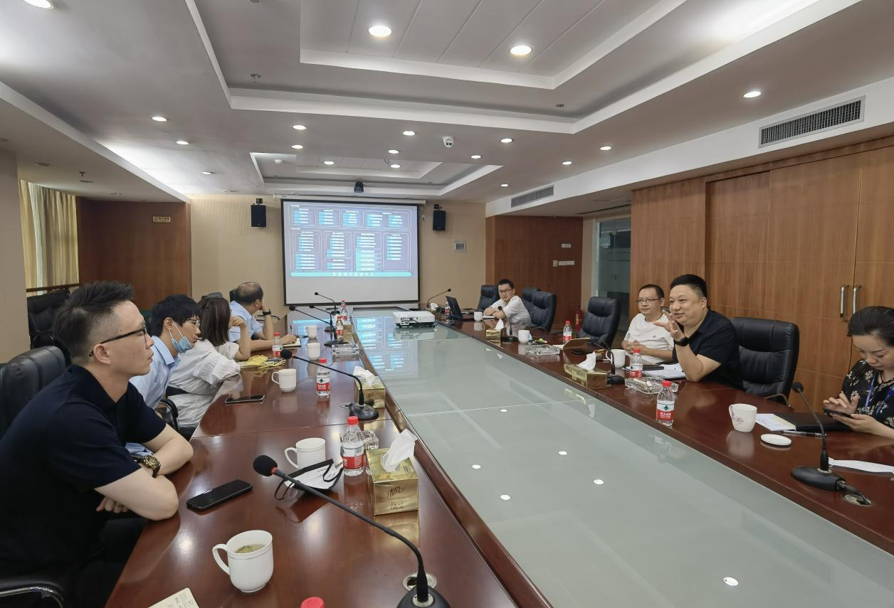 學(xué)先進(jìn)、趕先進(jìn)！錢江商城赴海寧中國(guó)皮革城考察學(xué)習(xí)智能化改造數(shù)字化轉(zhuǎn)型
