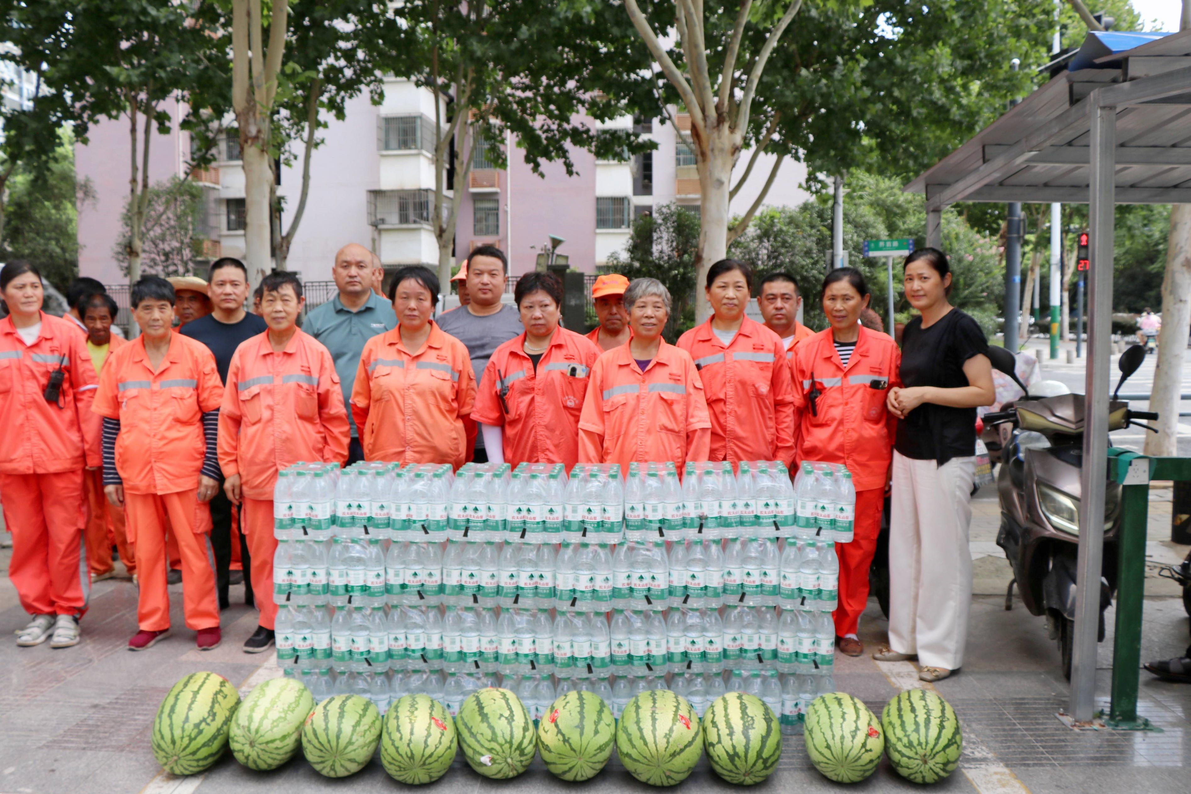  酷暑送清涼，關愛顯擔當——廬陽建華文創園攜手愛心企業開展夏日送清涼活動